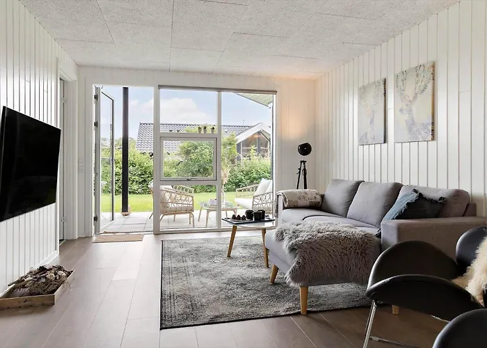 40569-juelsminde-pot-strandby-66 بيت للعطل